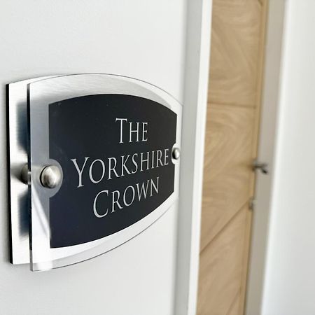 The Yorkshire Crown - Luxury Apartment - Free Parking Nearby هاروغايت المظهر الخارجي الصورة