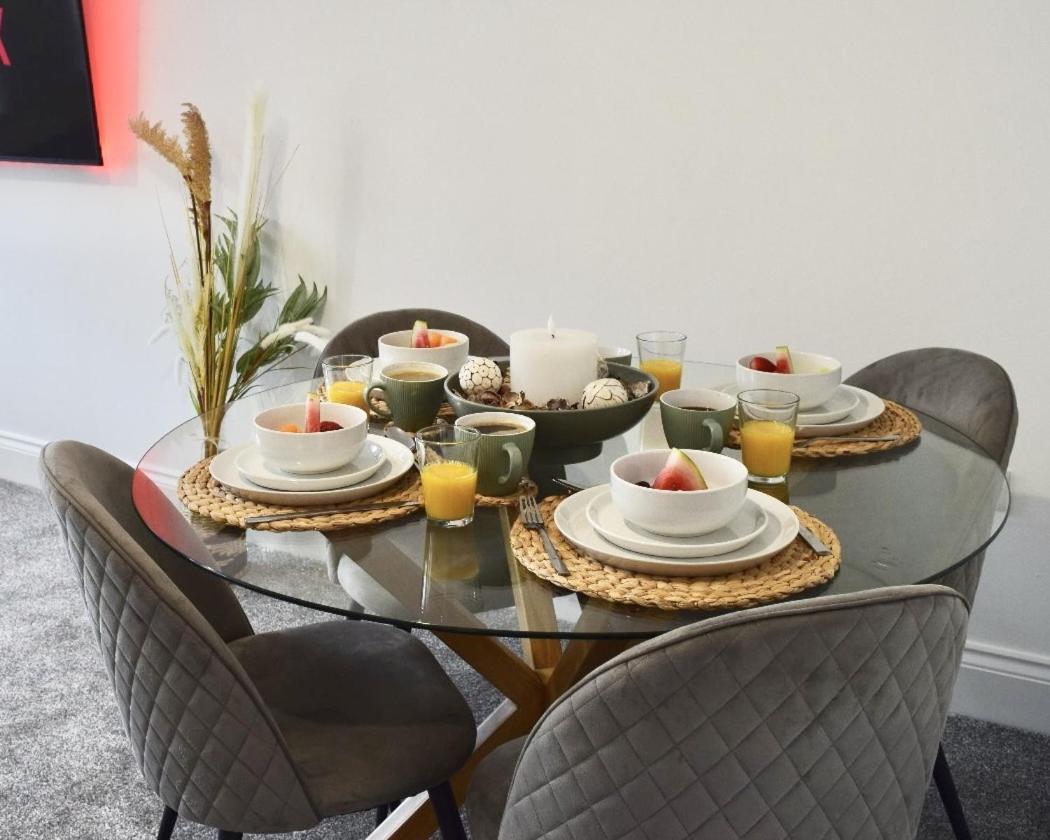The Yorkshire Crown - Luxury Apartment - Free Parking Nearby هاروغايت المظهر الخارجي الصورة