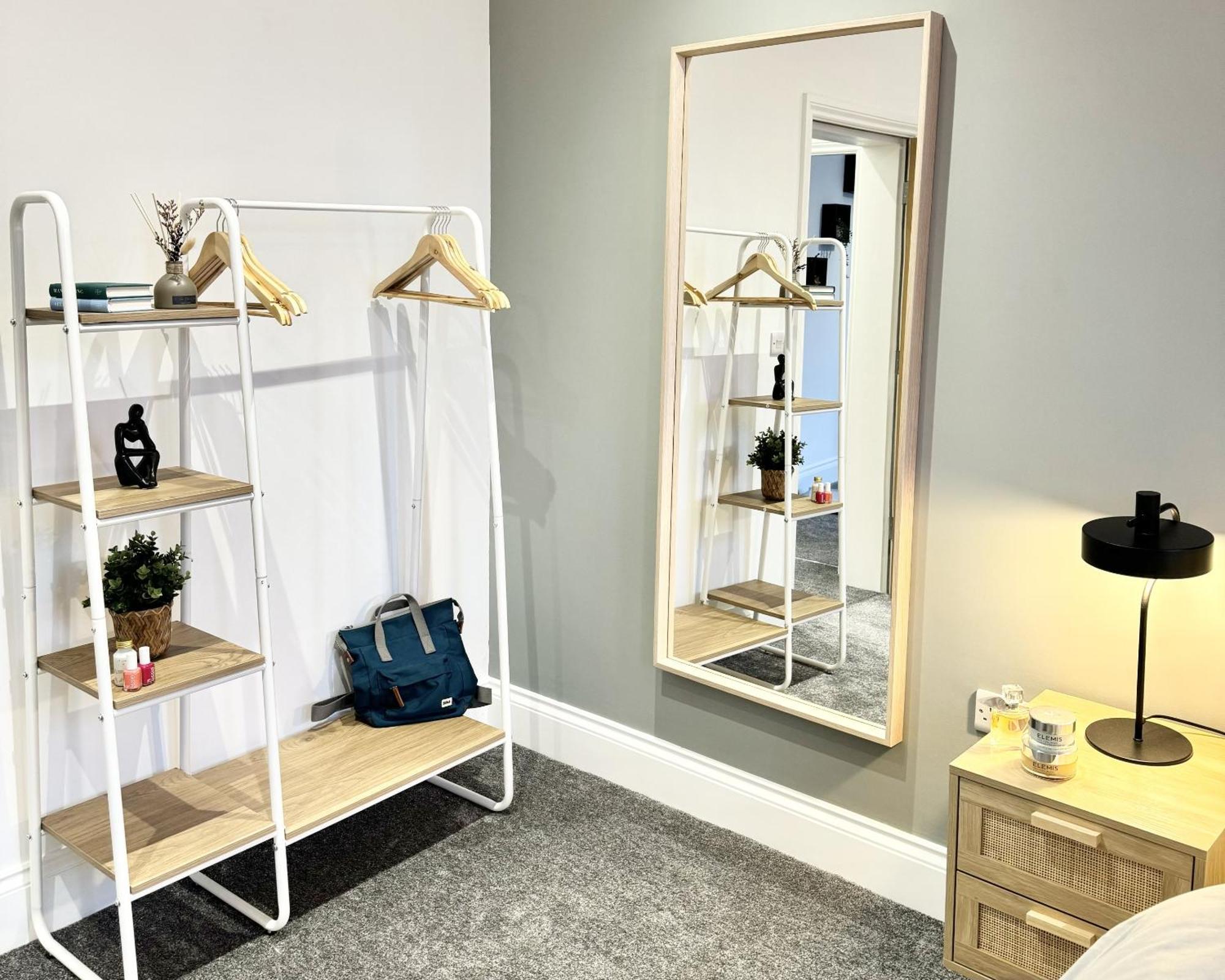 The Yorkshire Crown - Luxury Apartment - Free Parking Nearby هاروغايت المظهر الخارجي الصورة