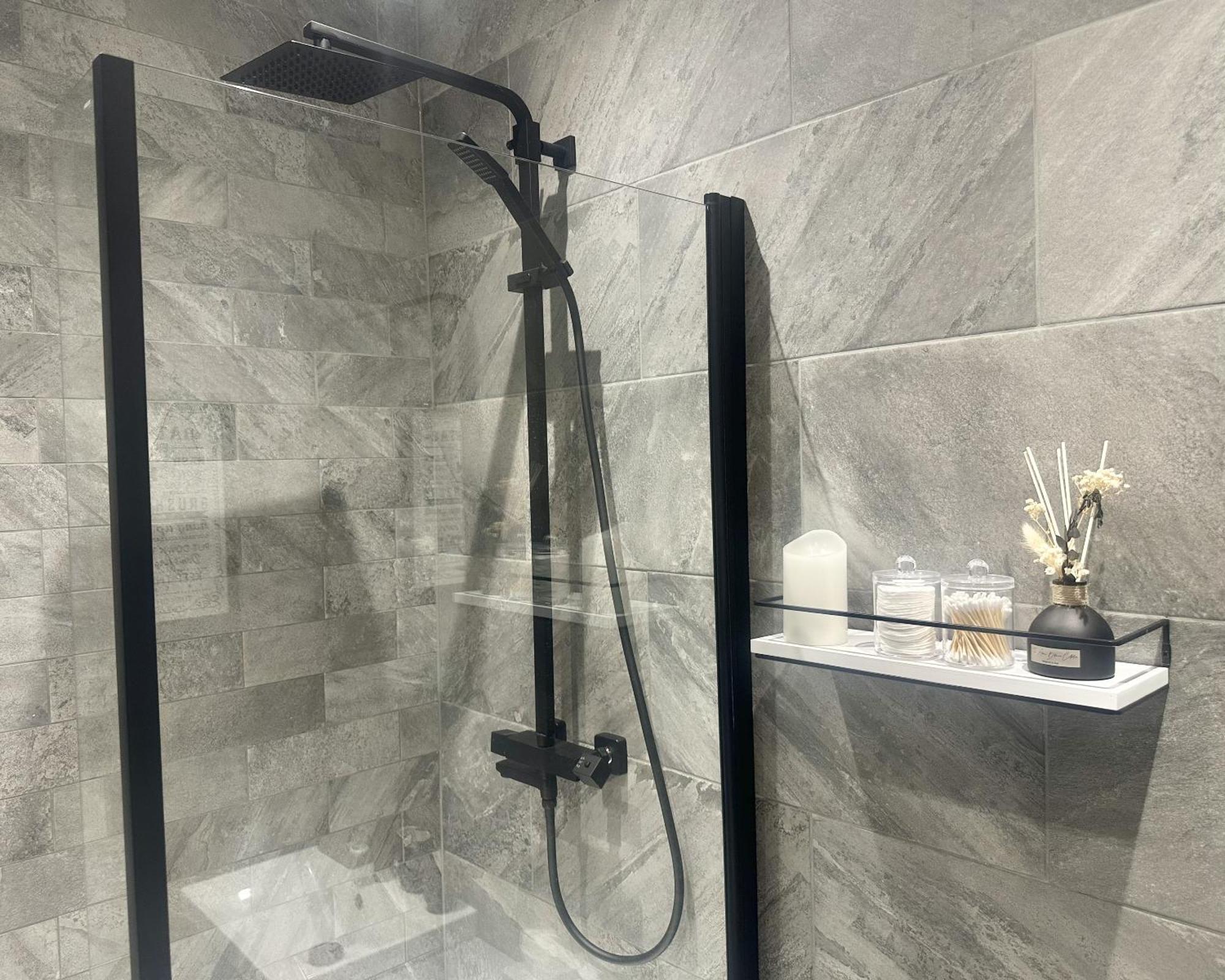 The Yorkshire Crown - Luxury Apartment - Free Parking Nearby هاروغايت المظهر الخارجي الصورة