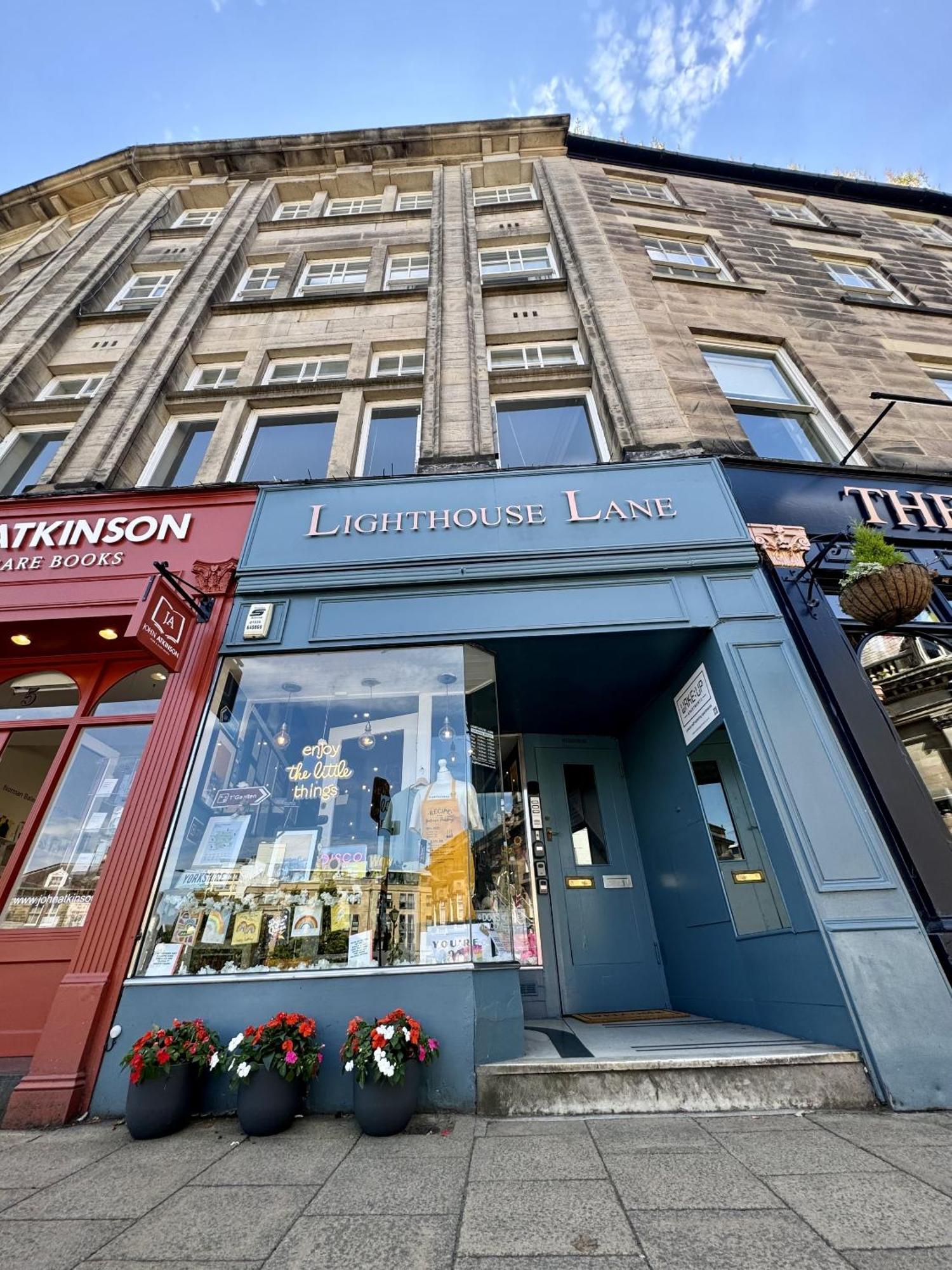 The Yorkshire Crown - Luxury Apartment - Free Parking Nearby هاروغايت المظهر الخارجي الصورة