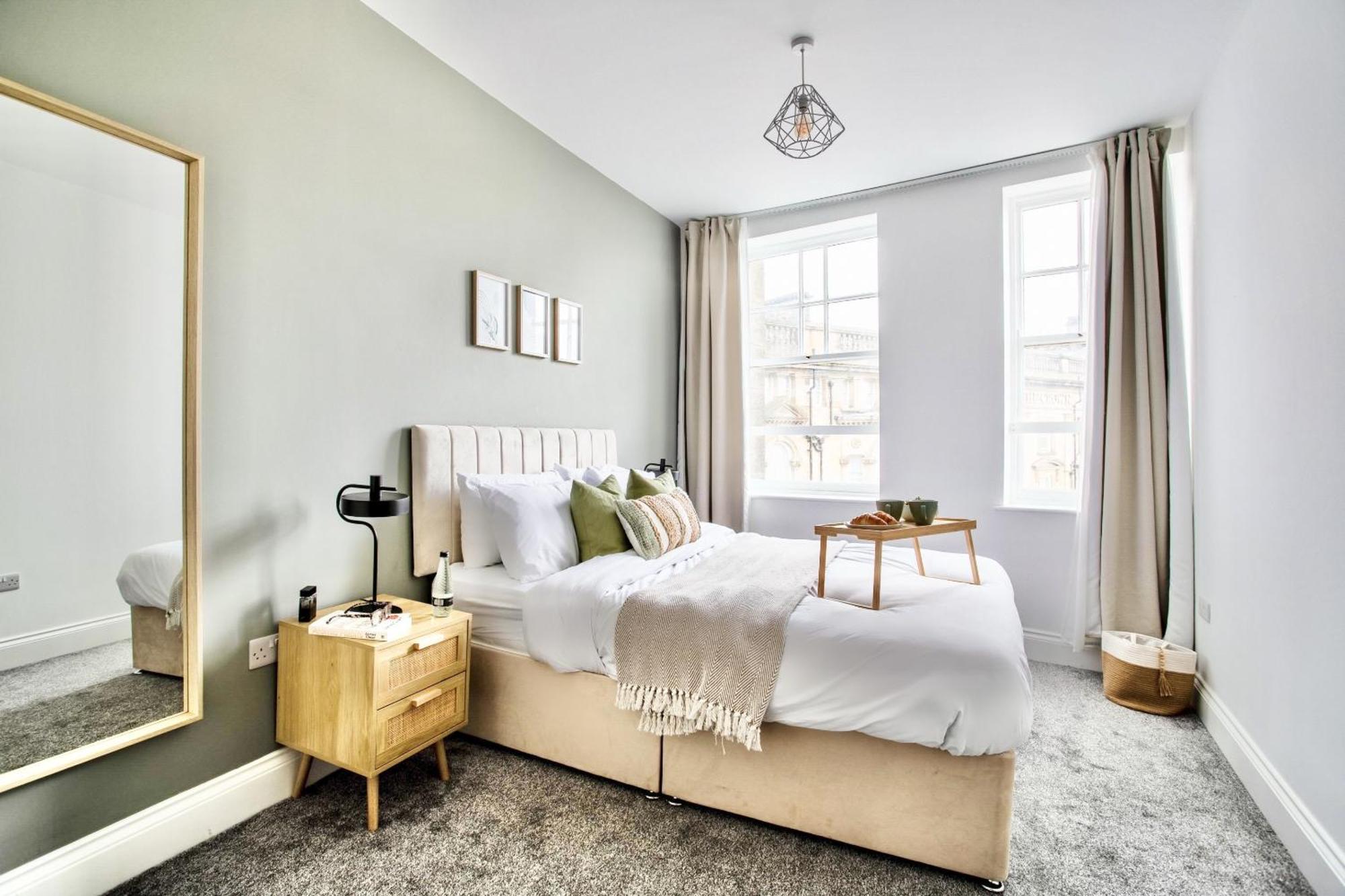 The Yorkshire Crown - Luxury Apartment - Free Parking Nearby هاروغايت المظهر الخارجي الصورة